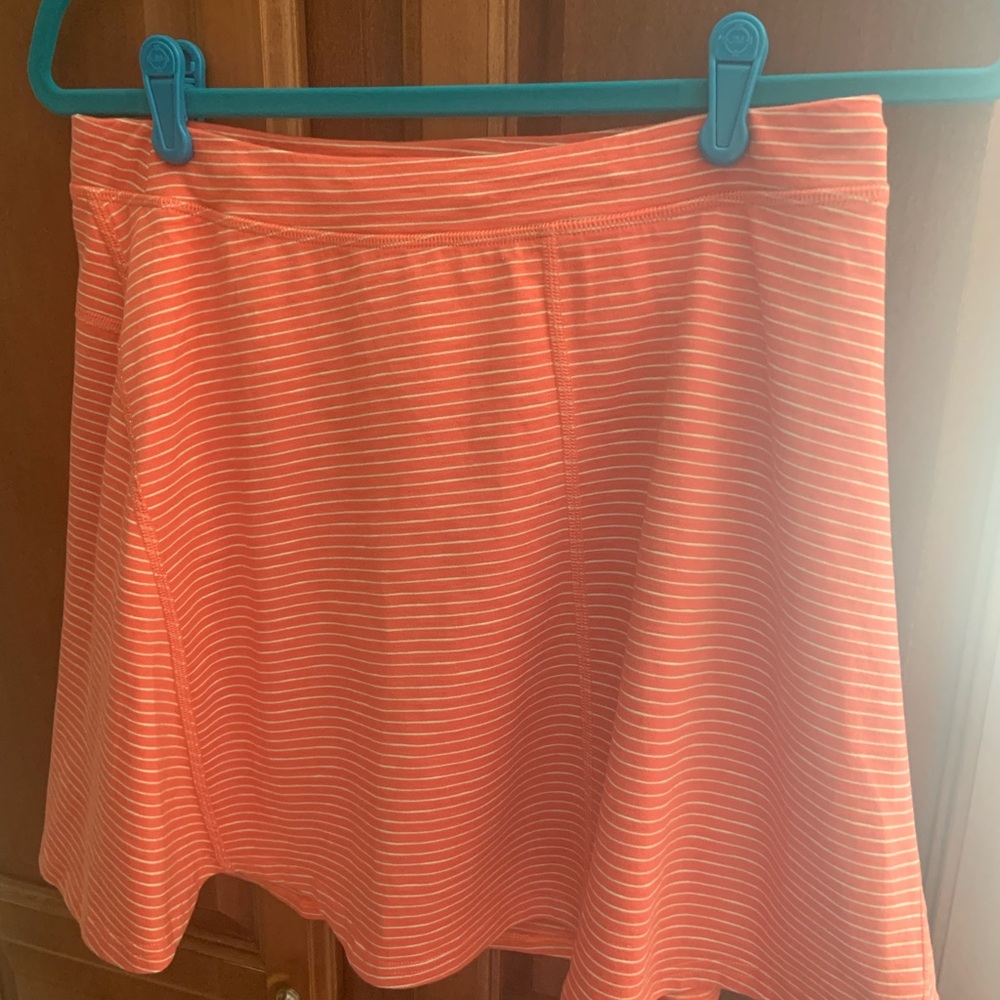 Toad&Co Selena Skort, Size Medium Orange/Peach with white stripes, EUC